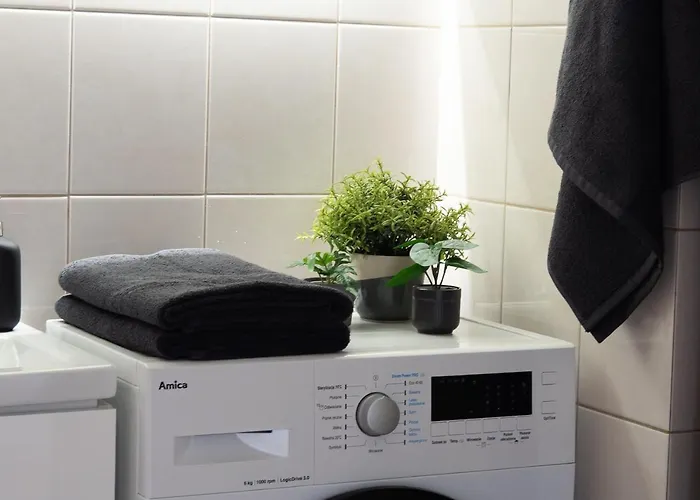 Wojskowa 1 / Park 포즈난