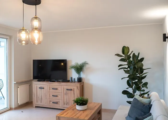 Wojskowa 1 / Park * 포즈난